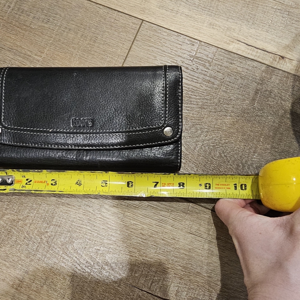 Roots BEAUTIFUL Genuine Leather Wallet - Picture 8 of 10